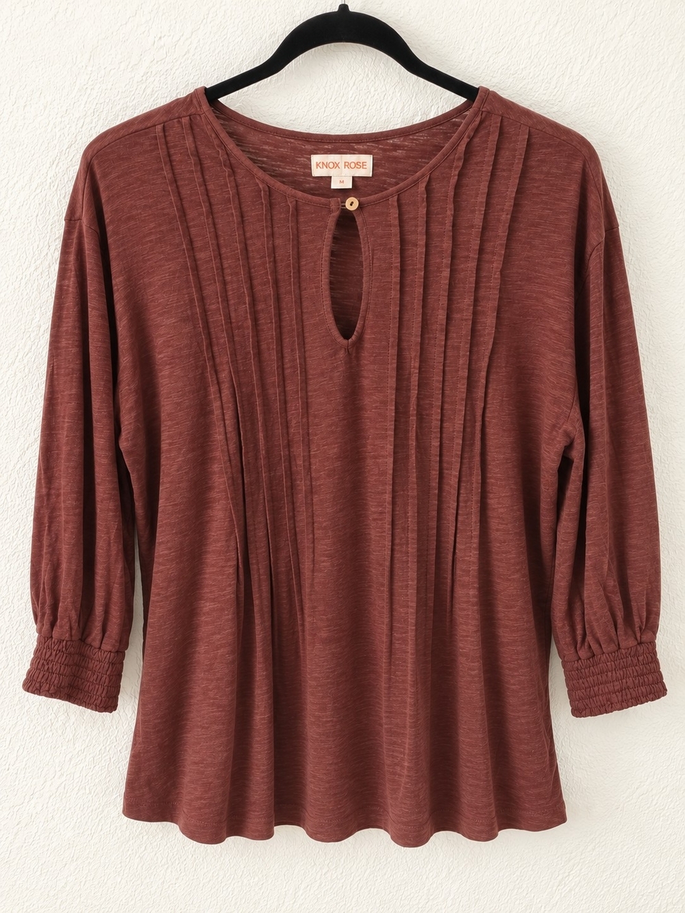 Knox Rose Rust Brown Pintuck Keyhole 3/4 Sleeve Top 🍁